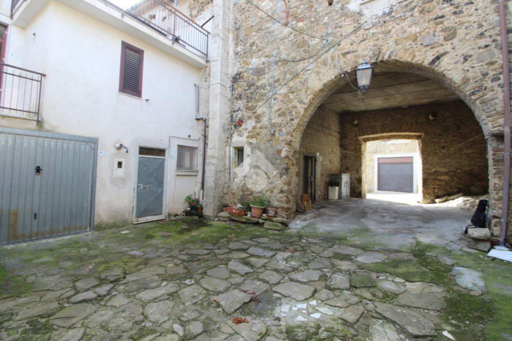appartamento in vendita ad Ogliastro Cilento in zona Finocchito