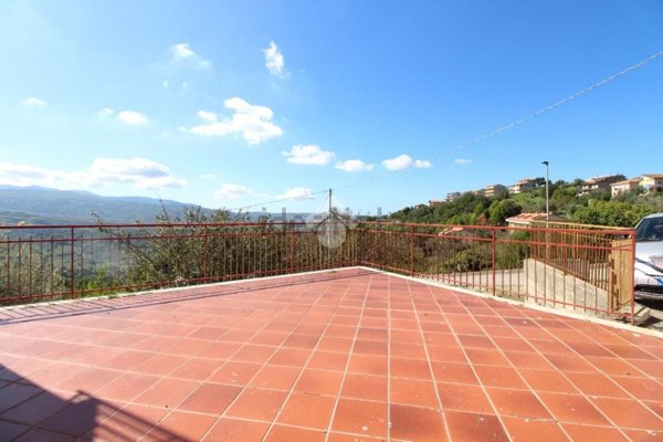 appartamento in vendita ad Ogliastro Cilento