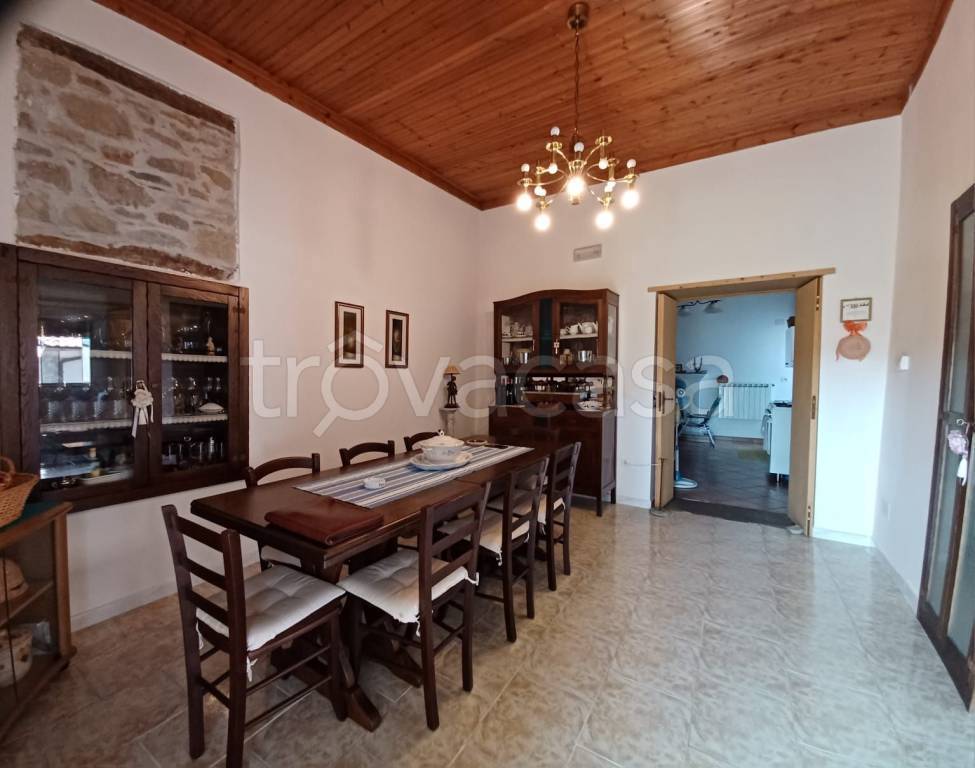 casa indipendente in vendita ad Ogliastro Cilento