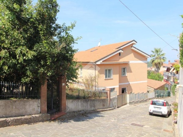 appartamento in vendita ad Ogliastro Cilento