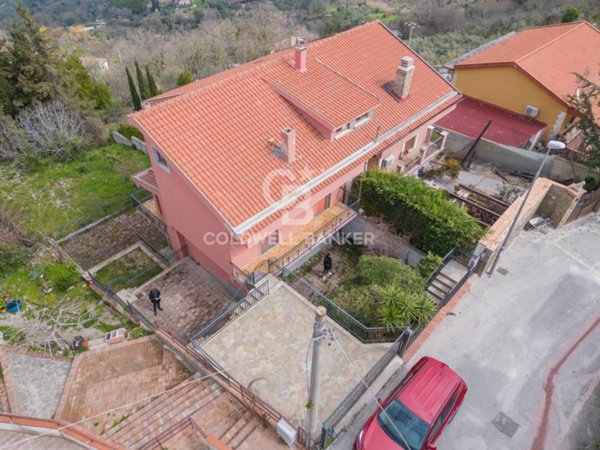 casa indipendente in vendita ad Ogliastro Cilento
