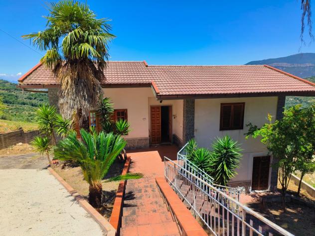 casa indipendente in vendita ad Ogliastro Cilento in zona Eredita