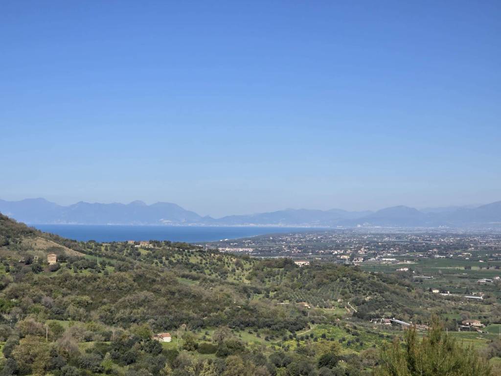intera palazzina in vendita ad Ogliastro Cilento in zona Eredita