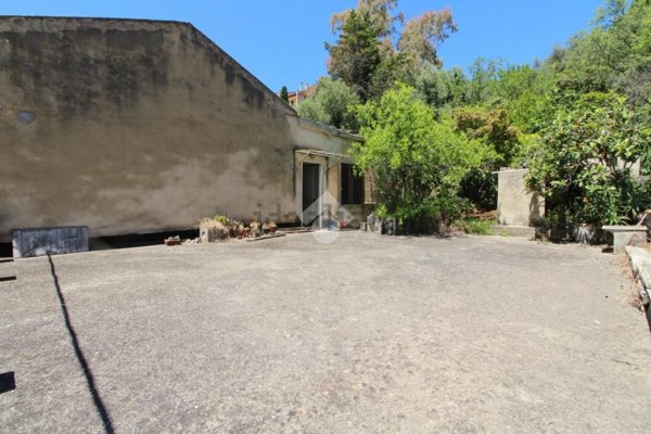 casa indipendente in vendita ad Ogliastro Cilento