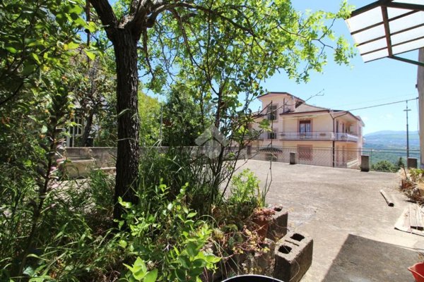 appartamento in vendita ad Ogliastro Cilento