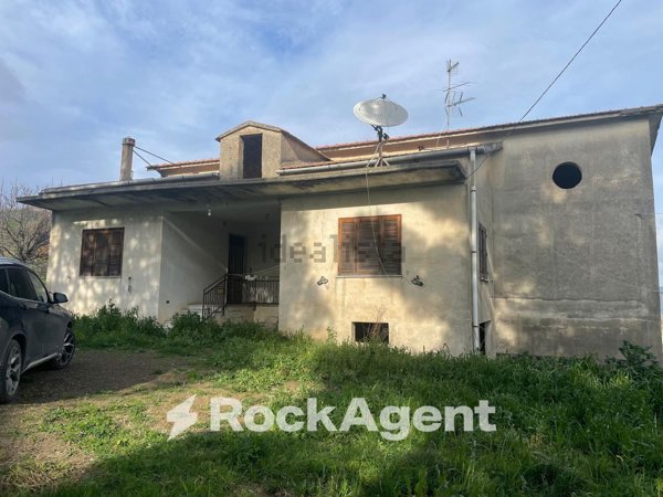 casa indipendente in vendita ad Ogliastro Cilento