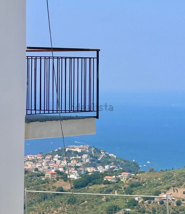 appartamento in vendita ad Ogliastro Cilento