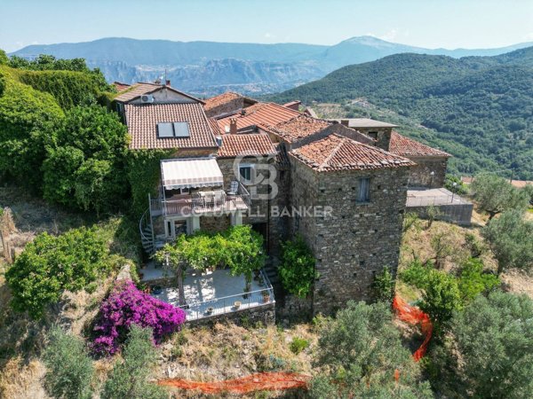 casa indipendente in vendita ad Ogliastro Cilento in zona Finocchito