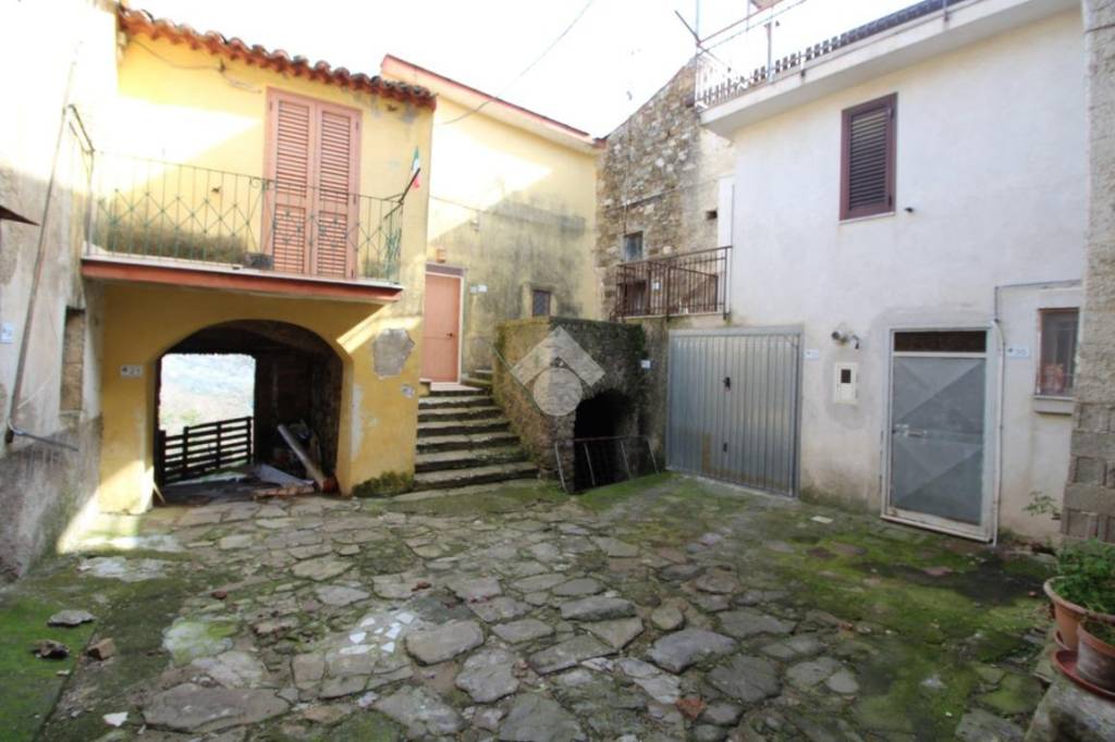 appartamento in vendita ad Ogliastro Cilento in zona Finocchito