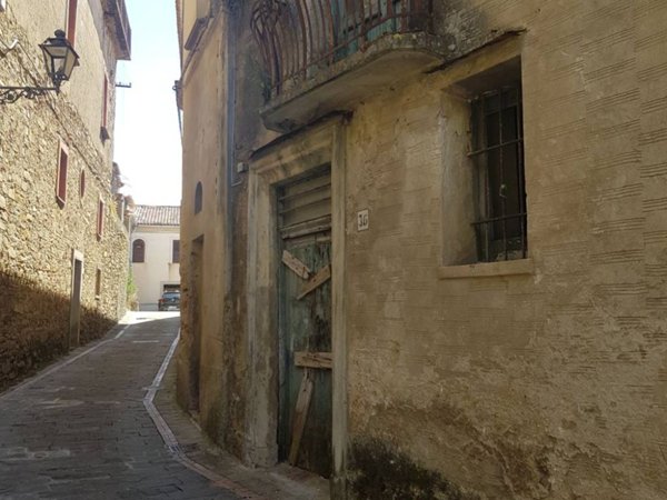 casa indipendente in vendita ad Ogliastro Cilento