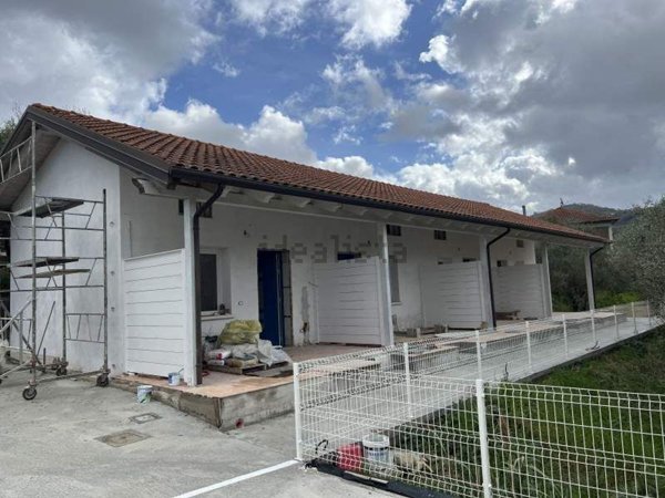 appartamento in vendita ad Ogliastro Cilento
