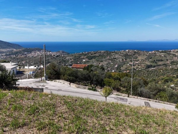 casa indipendente in vendita ad Ogliastro Cilento