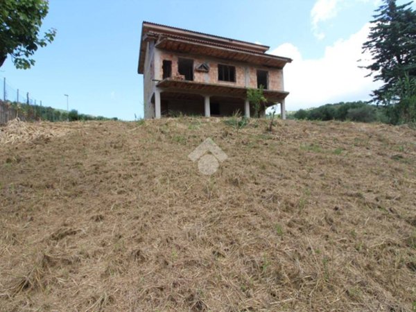 casa indipendente in vendita ad Ogliastro Cilento
