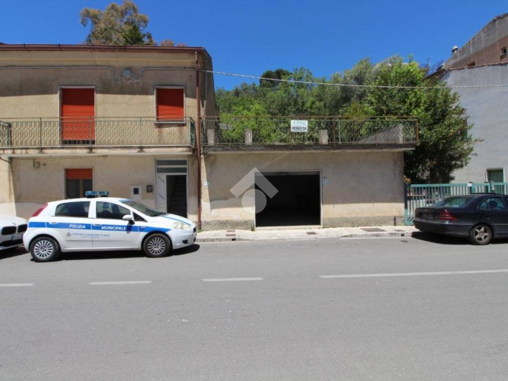casa indipendente in vendita ad Ogliastro Cilento
