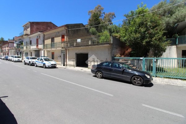 casa indipendente in vendita ad Ogliastro Cilento