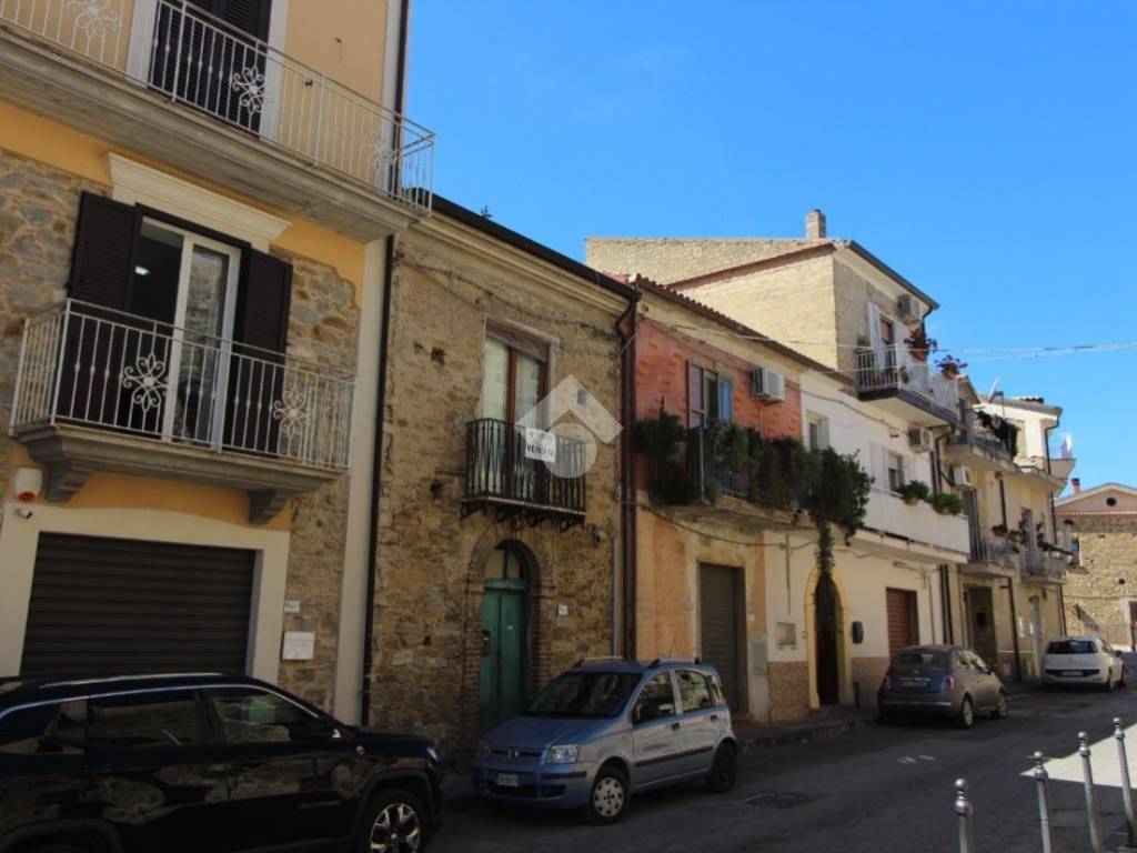casa indipendente in vendita ad Ogliastro Cilento in zona Eredita
