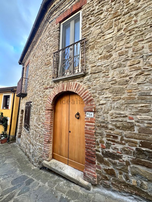 casa indipendente in vendita ad Ogliastro Cilento