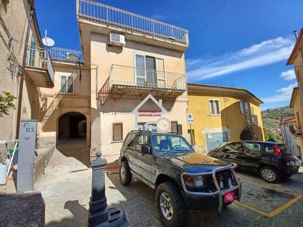 casa indipendente in vendita ad Ogliastro Cilento