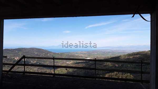 terreno edificabile in vendita ad Ogliastro Cilento in zona Finocchito