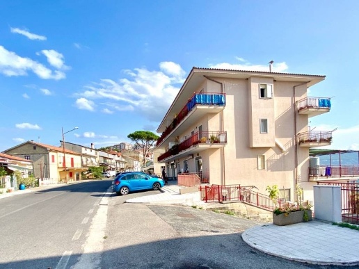 appartamento in vendita ad Ogliastro Cilento