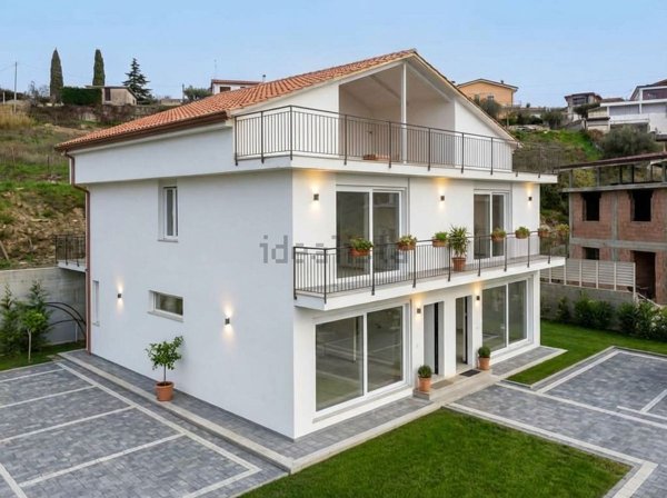 quadrivano in vendita ad Ogliastro Cilento