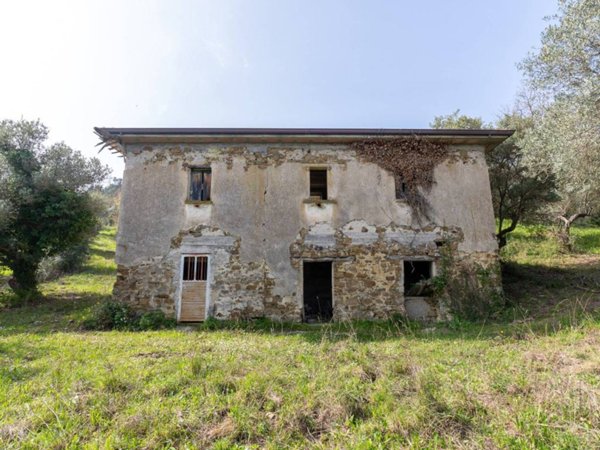 casa indipendente in vendita ad Ogliastro Cilento