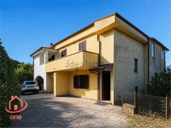 casa indipendente in vendita ad Ogliastro Cilento