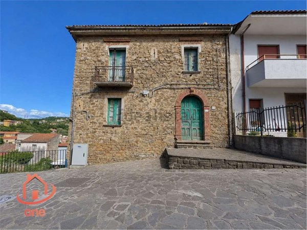 casa indipendente in vendita ad Ogliastro Cilento in zona Eredita