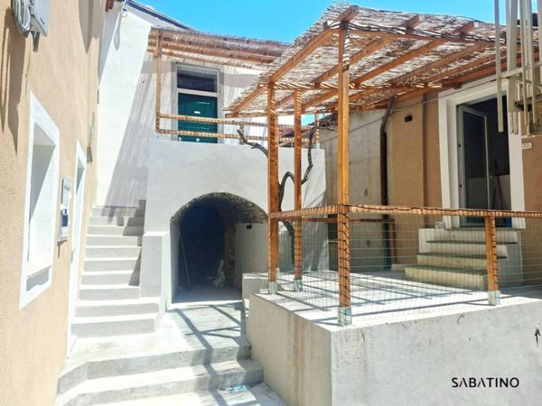 appartamento in vendita ad Ogliastro Cilento in zona Eredita