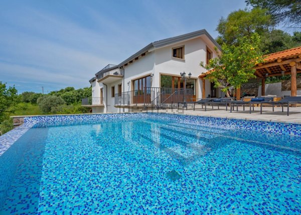 casa indipendente in vendita ad Ogliastro Cilento in zona Finocchito