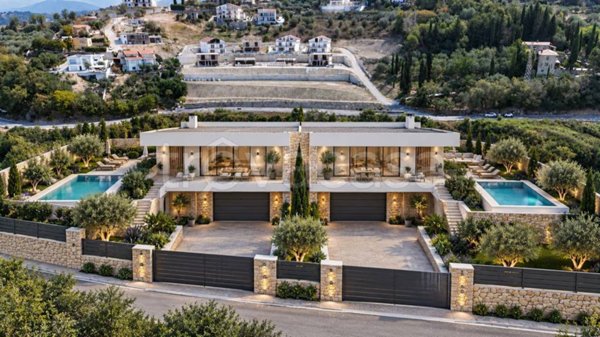 casa indipendente in vendita ad Ogliastro Cilento