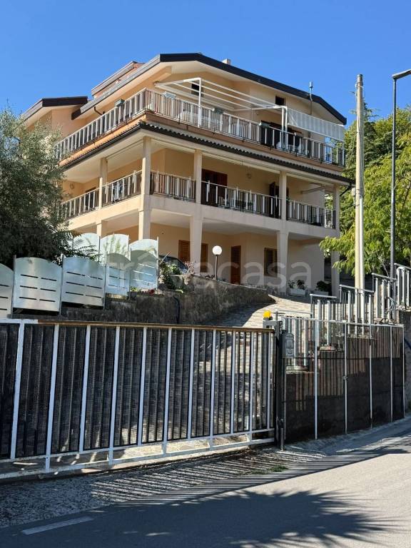 appartamento in vendita ad Ogliastro Cilento in zona Eredita