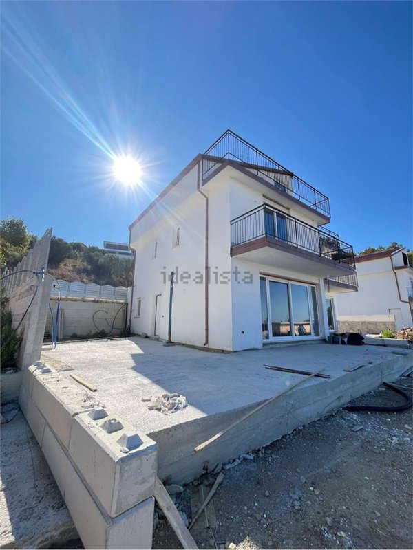 casa indipendente in vendita ad Ogliastro Cilento in zona Eredita