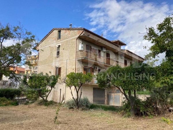 appartamento in vendita ad Olevano sul Tusciano in zona Monticelli