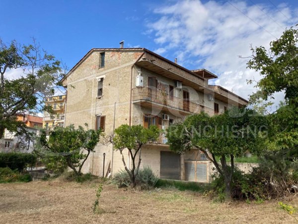 appartamento in vendita ad Olevano sul Tusciano in zona Monticelli