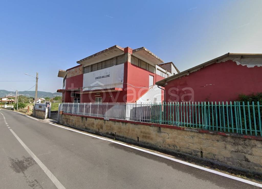 locale commerciale in vendita ad Olevano sul Tusciano