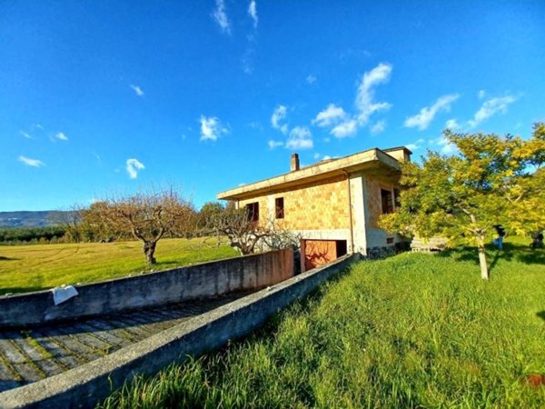 casa indipendente in vendita ad Olevano sul Tusciano