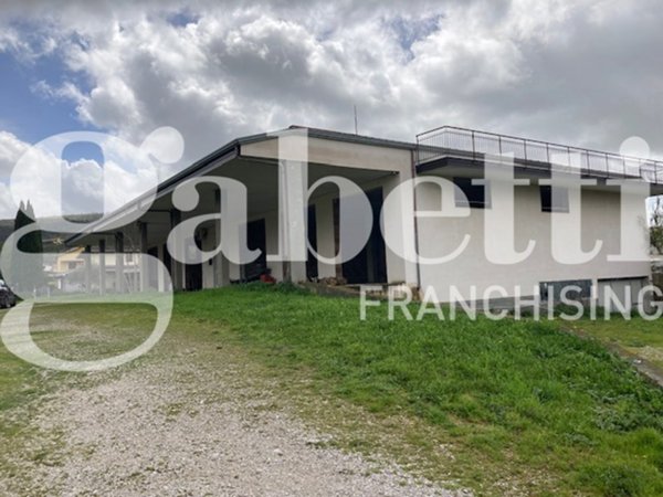 casale in vendita ad Olevano sul Tusciano