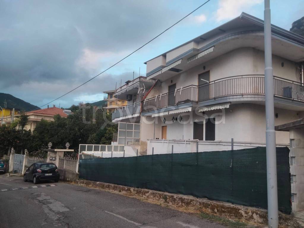 casa indipendente in vendita ad Olevano sul Tusciano