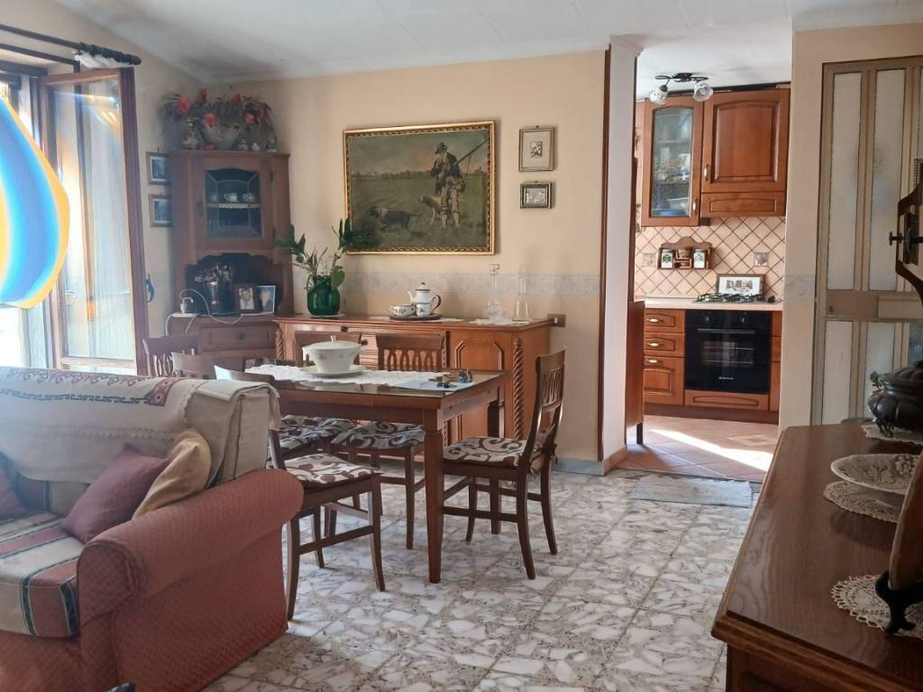 appartamento in vendita ad Olevano sul Tusciano in zona Monticelli