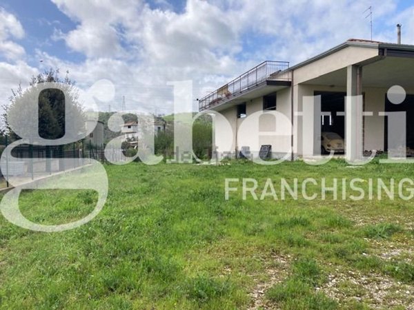 appartamento in vendita ad Olevano sul Tusciano