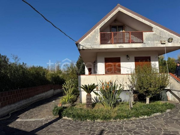 casa indipendente in vendita ad Olevano sul Tusciano