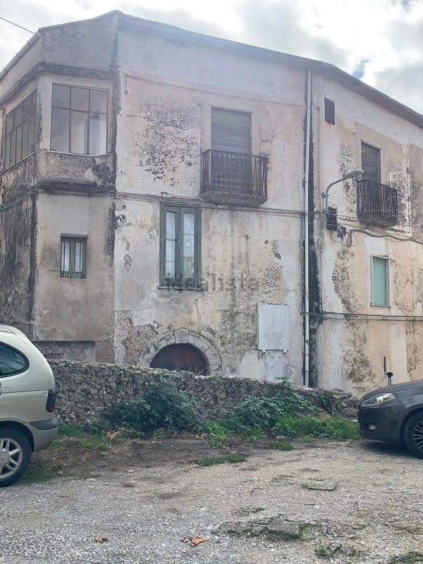quadrivano in vendita ad Olevano sul Tusciano in zona Ariano