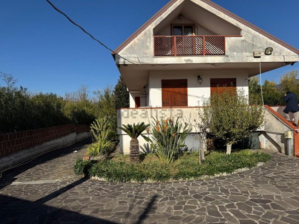 casa indipendente in vendita ad Olevano sul Tusciano