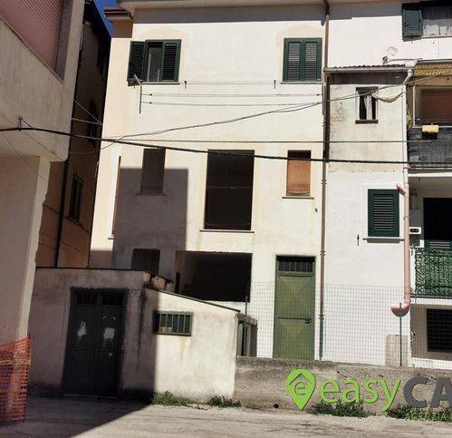 casa semindipendente in vendita ad Olevano sul Tusciano in zona Ariano