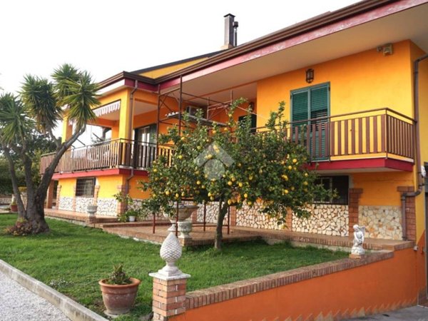 casa indipendente in vendita ad Olevano sul Tusciano