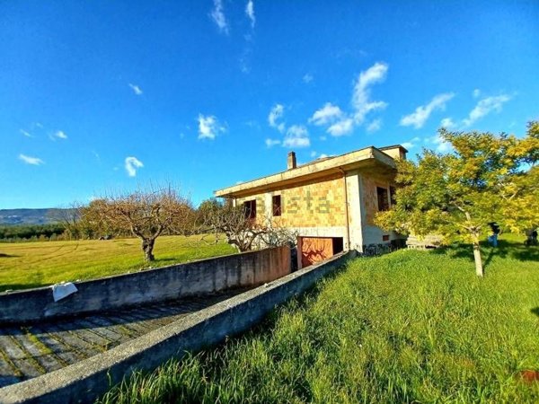 casa indipendente in vendita ad Olevano sul Tusciano