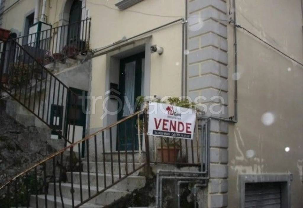 appartamento in vendita ad Oliveto Citra