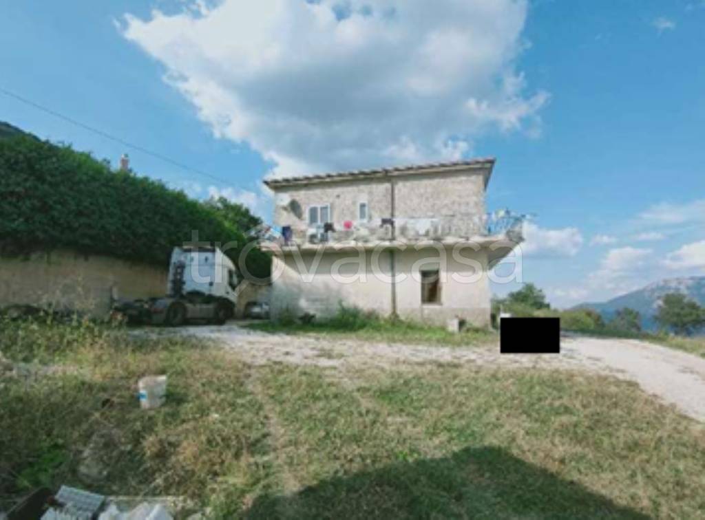 appartamento in vendita ad Oliveto Citra