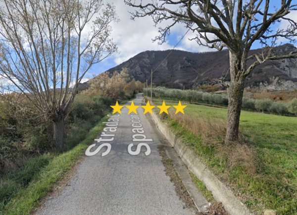 appartamento in vendita ad Oliveto Citra
